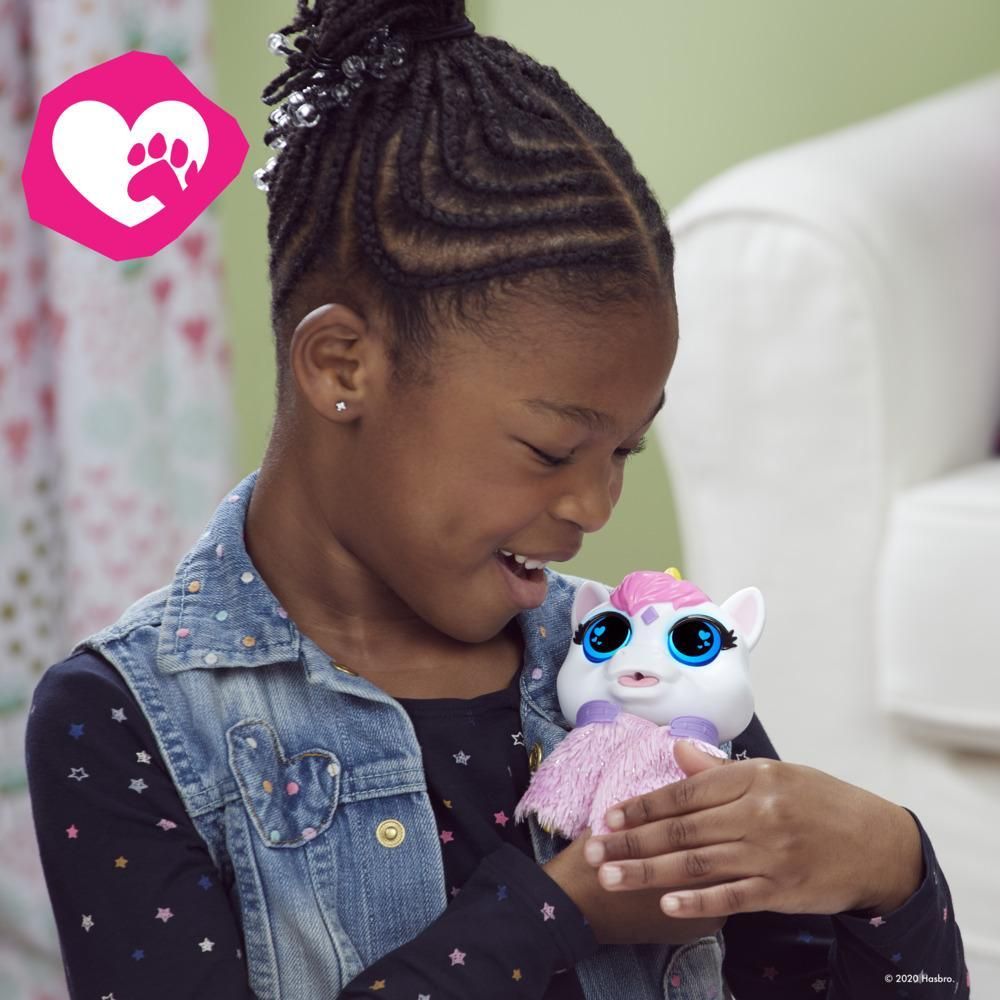 FurReal Airina the Unicorn Interactive Feeding Pet Toy.