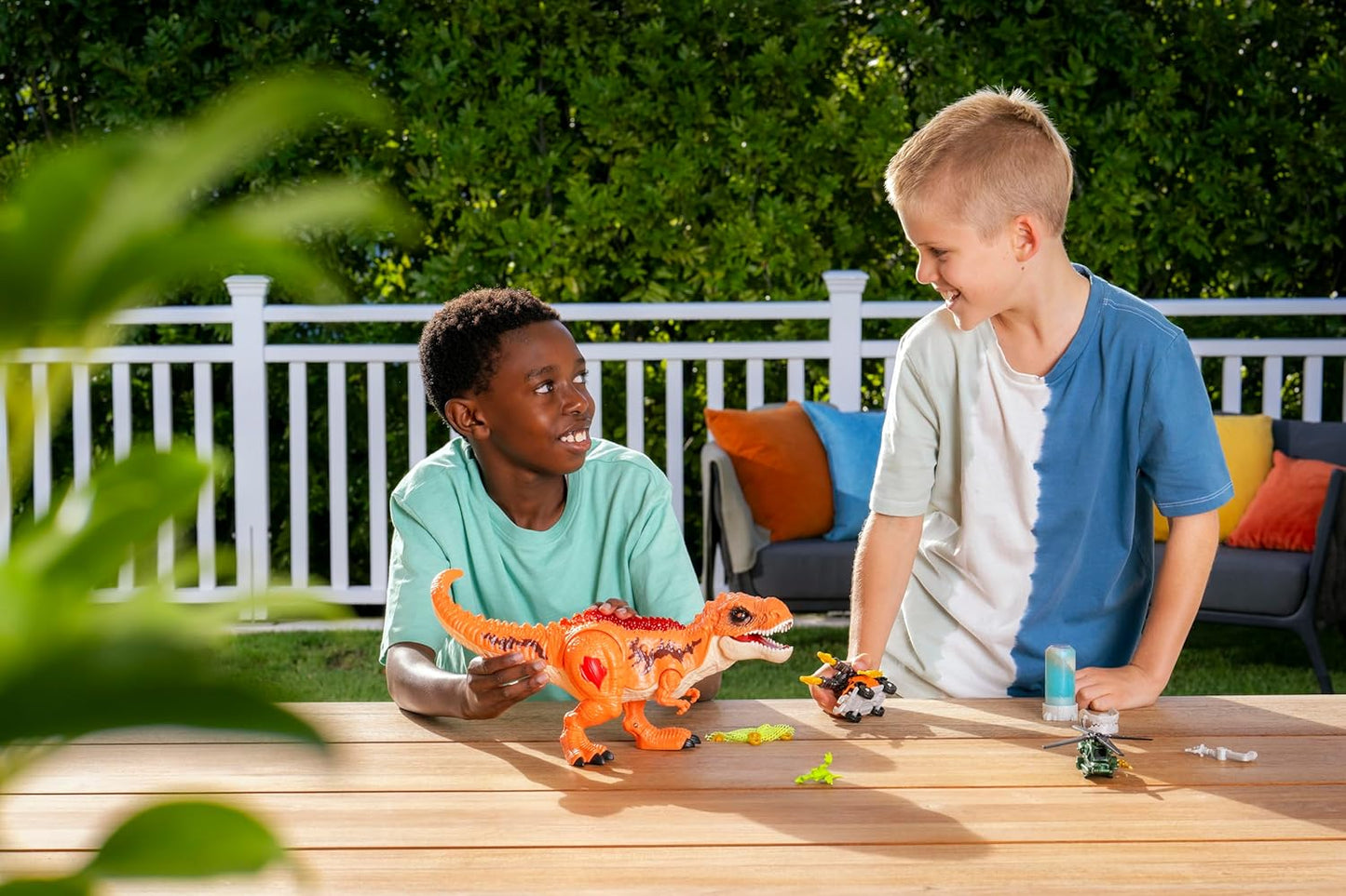 Robo Alive “Dino Escape!” – 17-Piece Interactive Dinosaur Playset