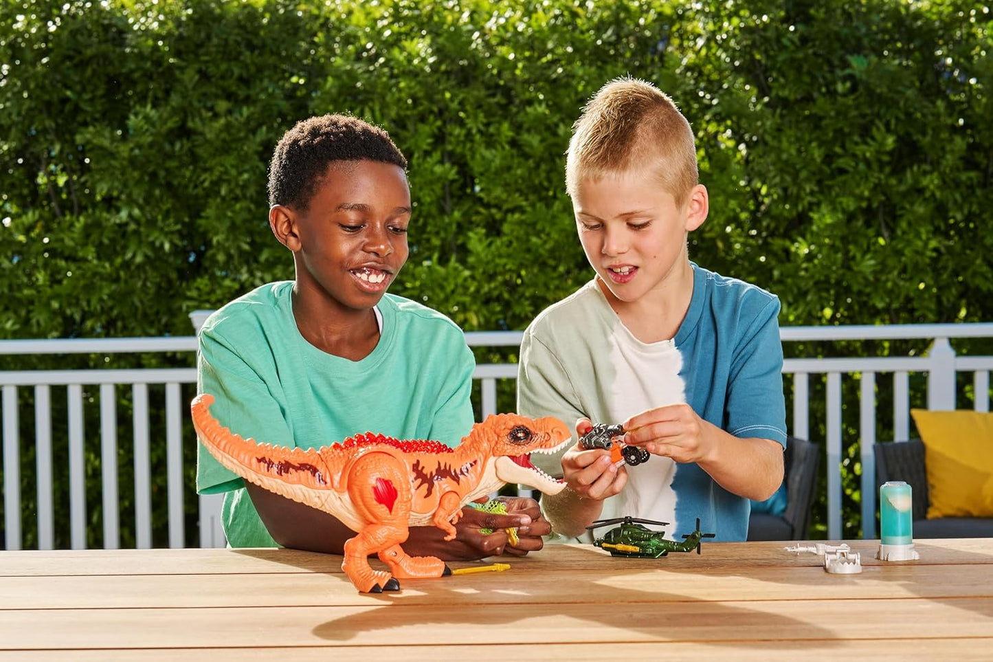 Robo Alive “Dino Escape!” – 17-Piece Interactive Dinosaur Playset