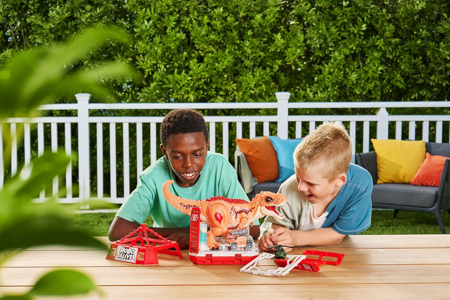 Robo Alive “Dino Escape!” – 17-Piece Interactive Dinosaur Playset