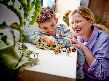 LEGO® Jurassic Park Velociraptor Escape