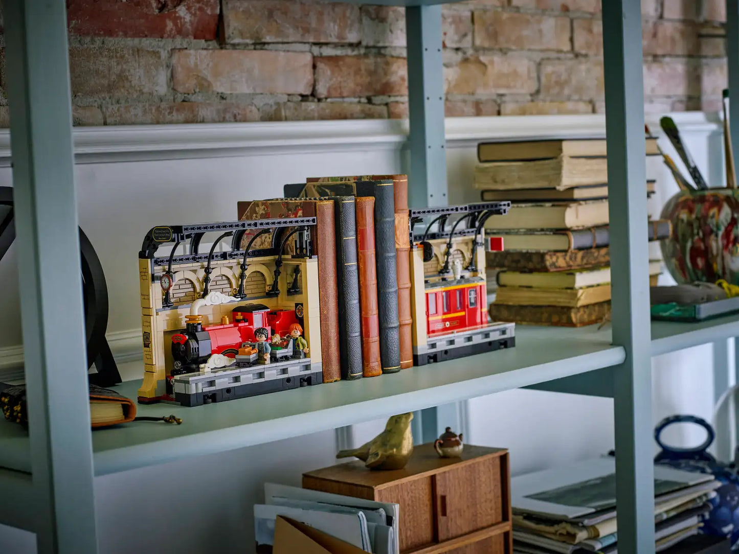 LEGO® Harry Potter™ Book Nook: Hogwarts™ Express