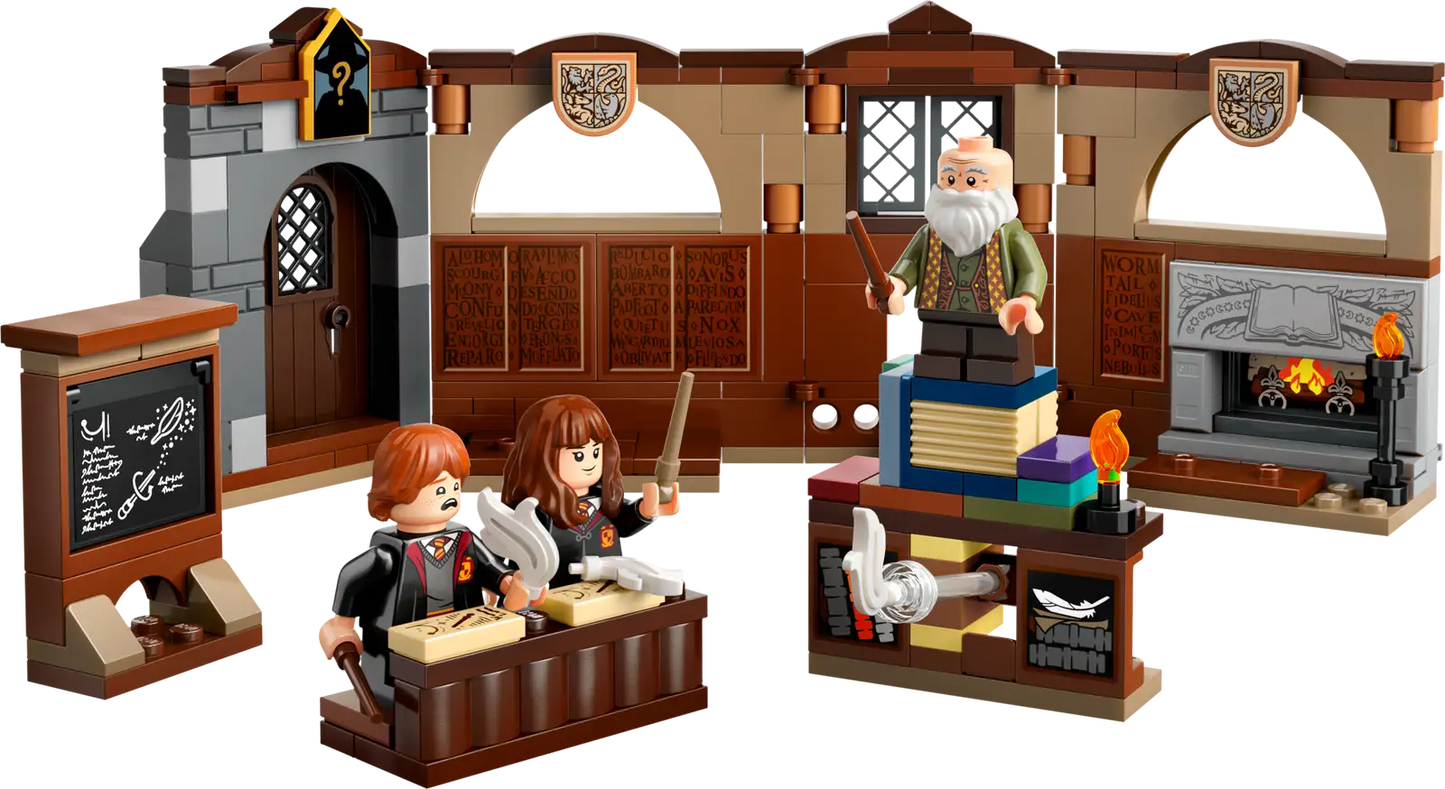 LEGO® Harry Potter™ Hogwarts™ Castle: Charms Class
