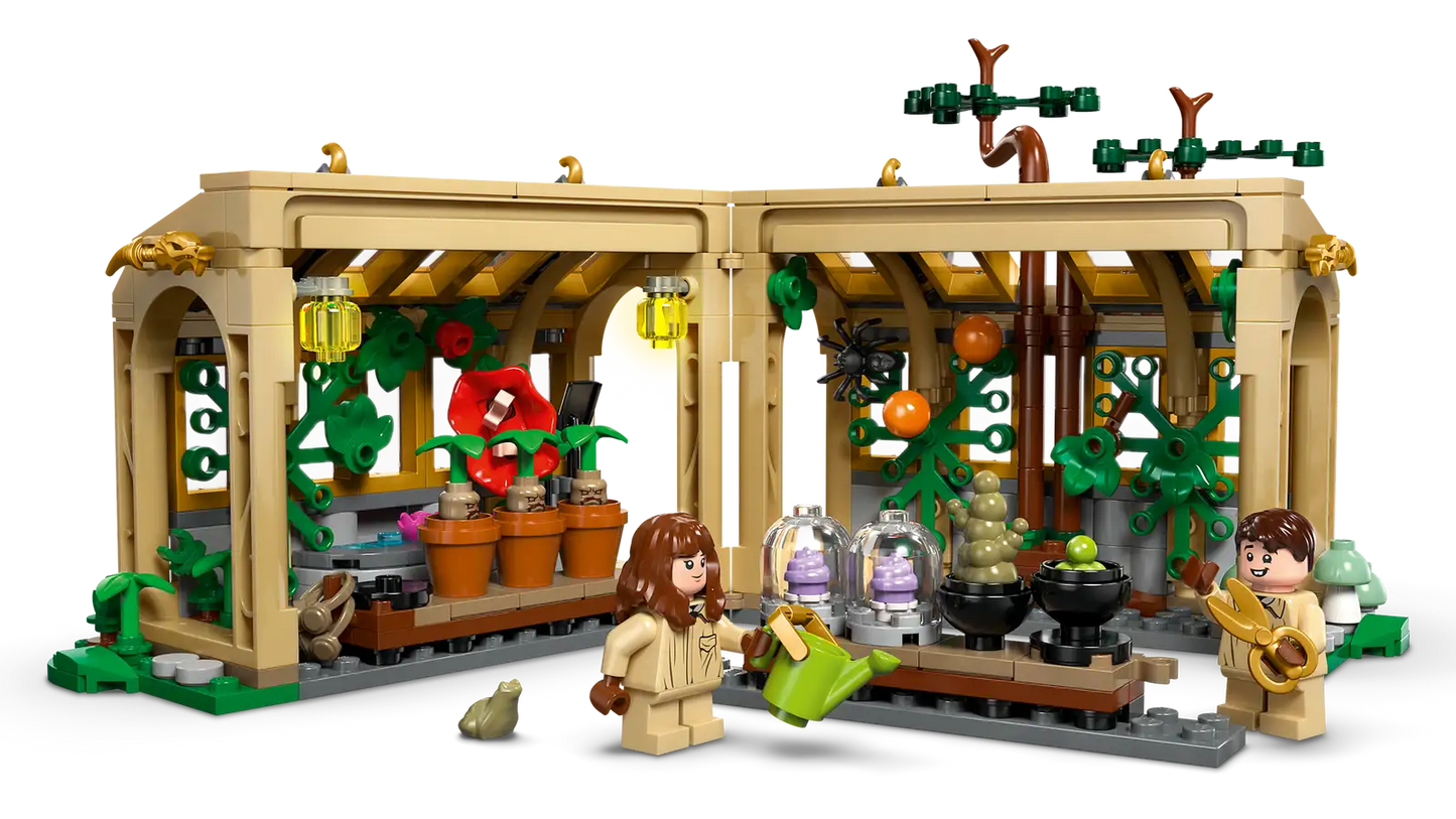 LEGO® Harry Potter™ Hogwarts™ Castle: Herbology Class