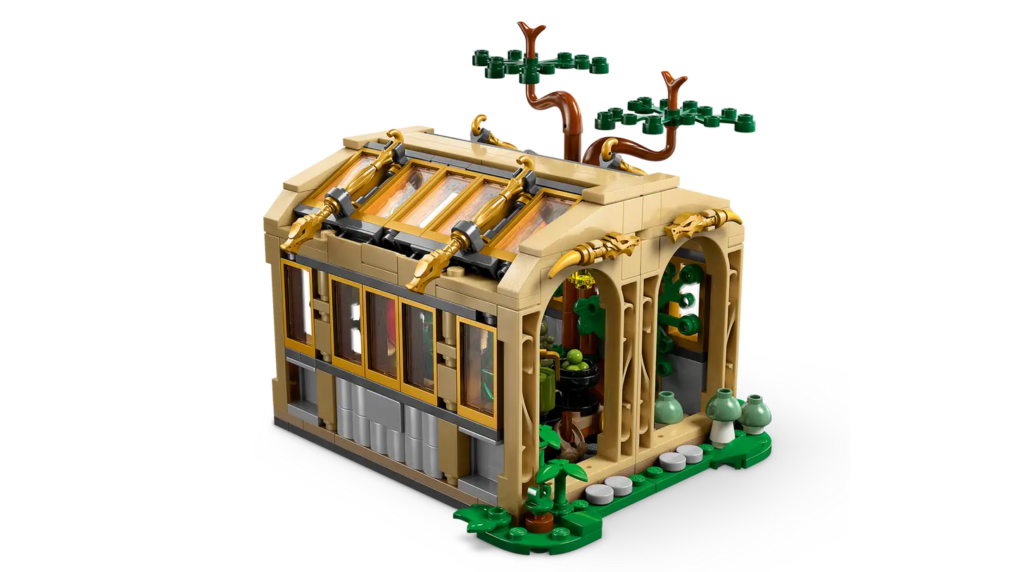 LEGO® Harry Potter™ Hogwarts™ Castle: Herbology Class
