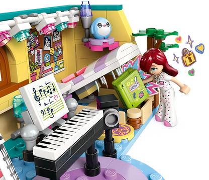 LEGO® Friends Paisley’s Room